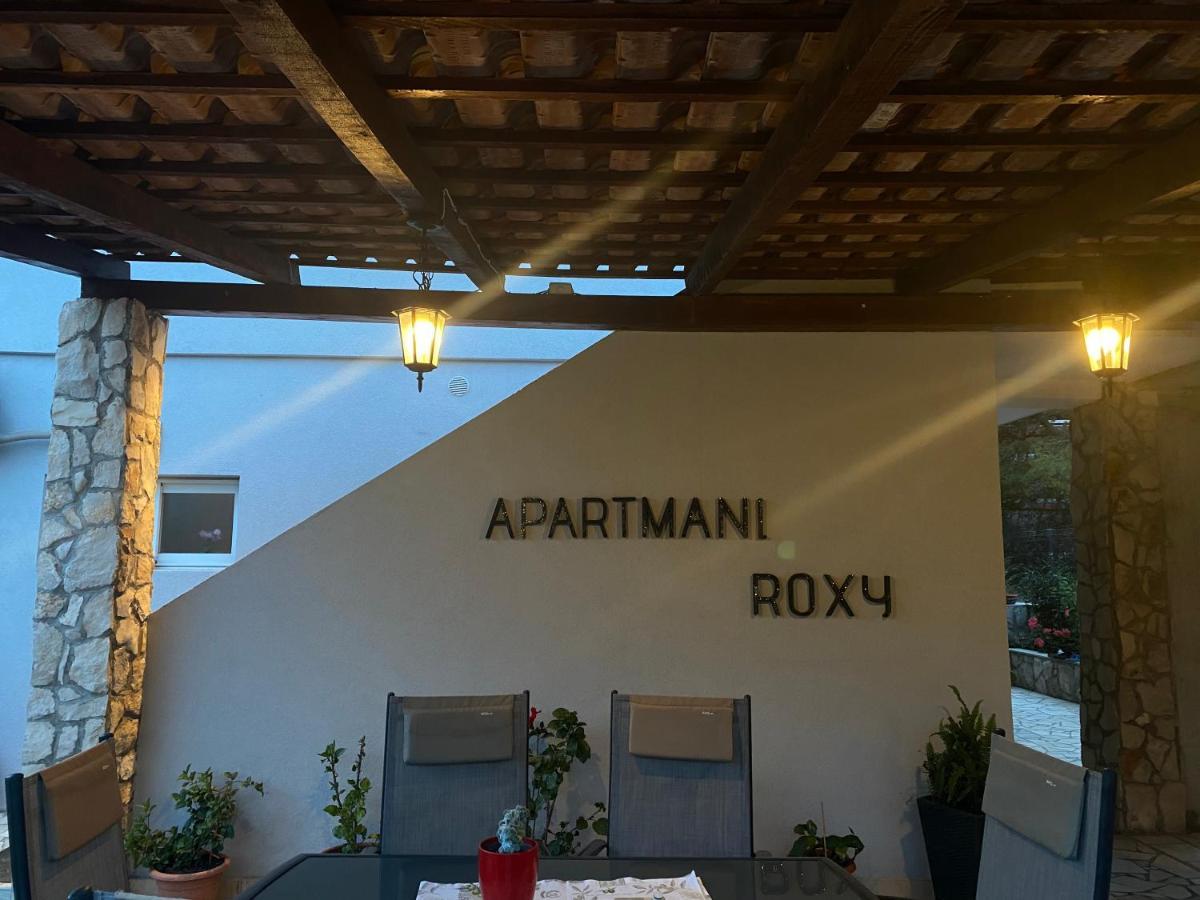 Apartmani Roxy Lovište Exterior foto